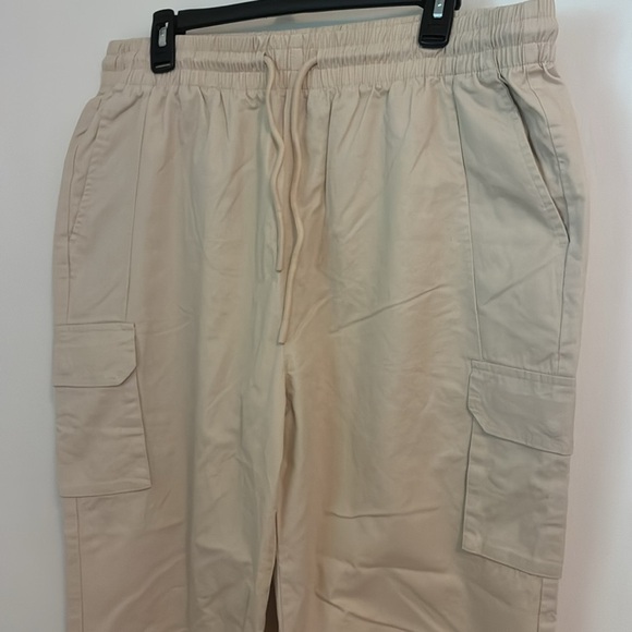 Cream Cargo Pants with Elastic Waistband and Relaxed Fit - Picture 2 of 5